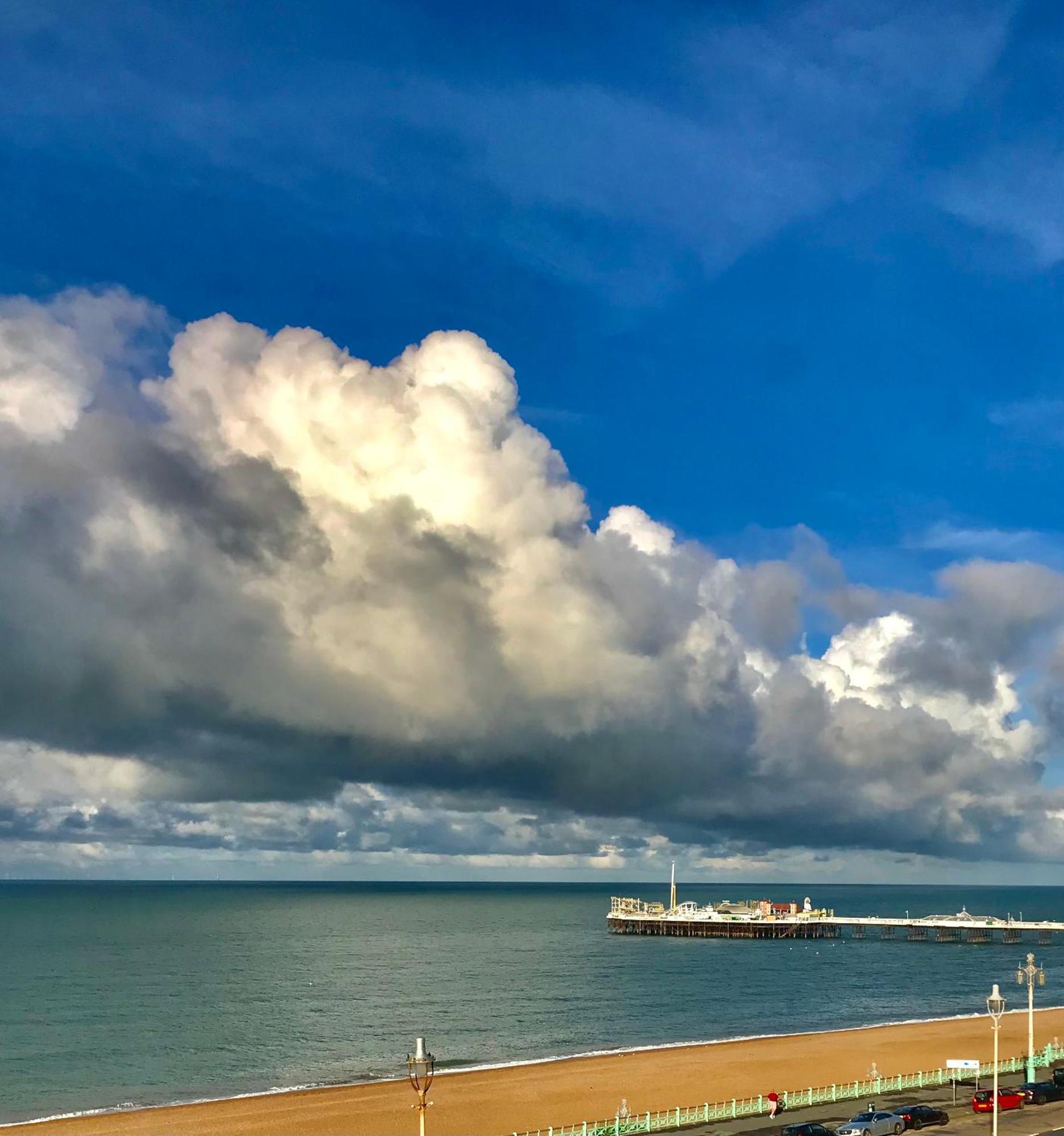 Parking Free On-site Ev * Brighton