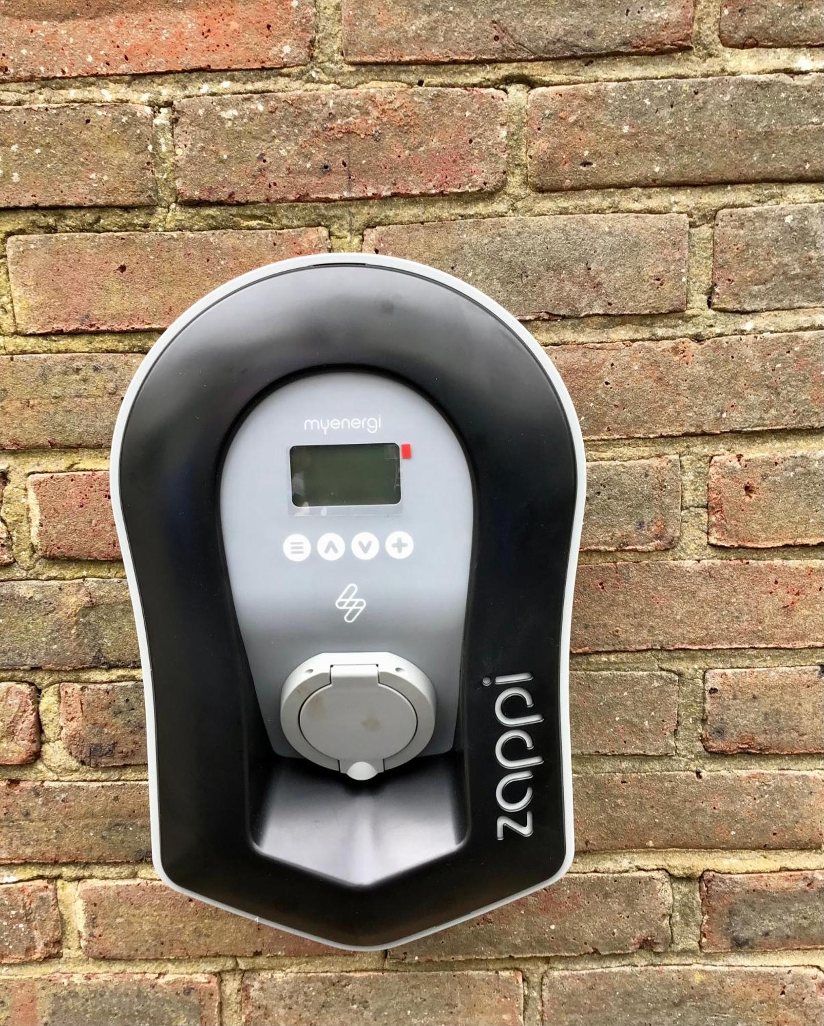 Parking Free On-site Ev